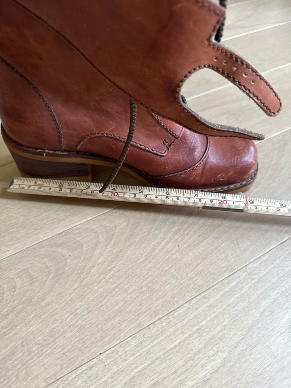 Women's Lace-Up Leather Ankle Boots in Cognac - Picture 10 of 10